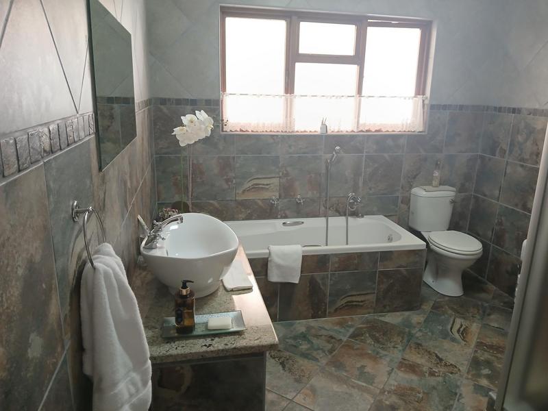 4 Bedroom Property for Sale in Stilbaai Wes Western Cape